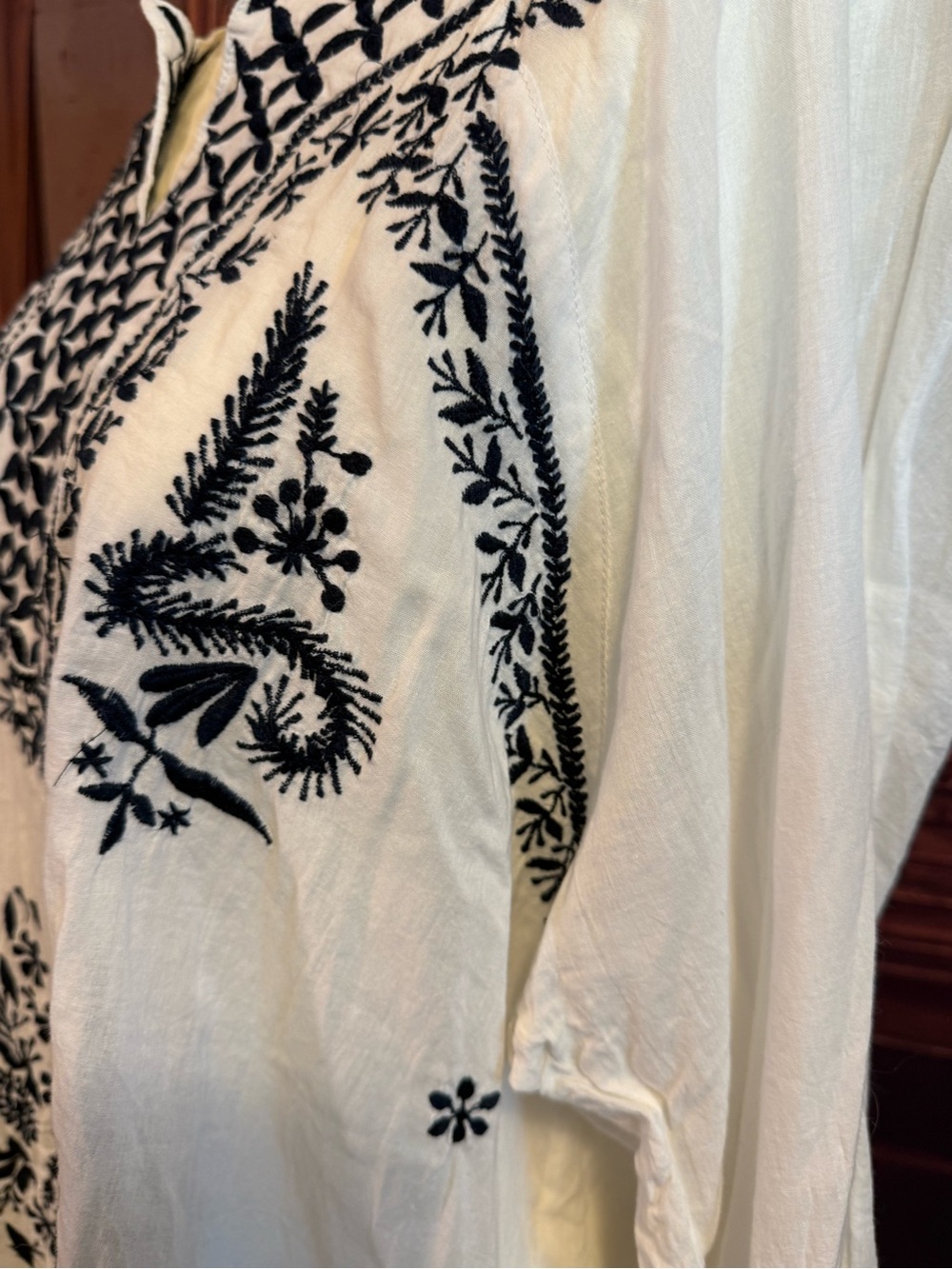 Solitaire 1X White Tunic with Black Embroidery Boho Romantic Floral Dressy - Picture 16 of 17